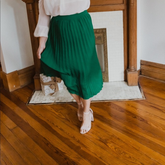 NWT Green Pleated Midi Skirt - Picture 15 of 16